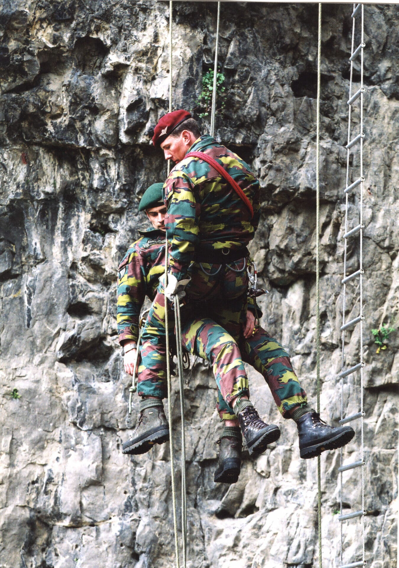 Militair touwladder